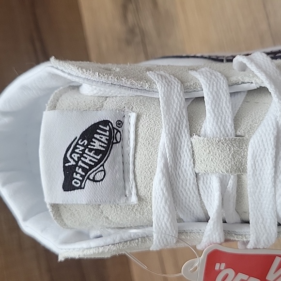 Van's SK8-Hi Brand new in the box. - Picture 4 of 14